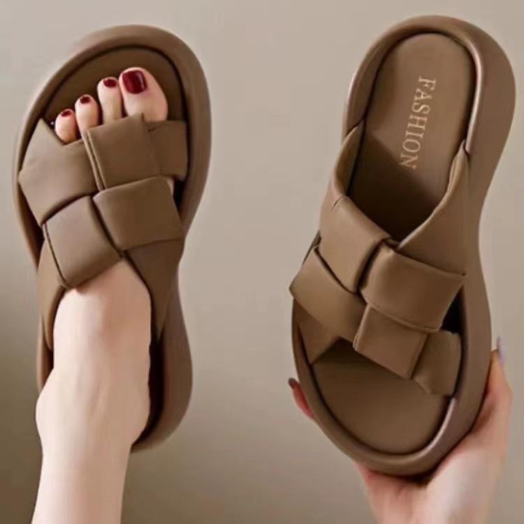 サンダル レディース 厚底 涼しい ぺたんこ 歩きやすい かわいい クロストラップ ローヒール 夏 カジュアル 黒 白 ベージュ系