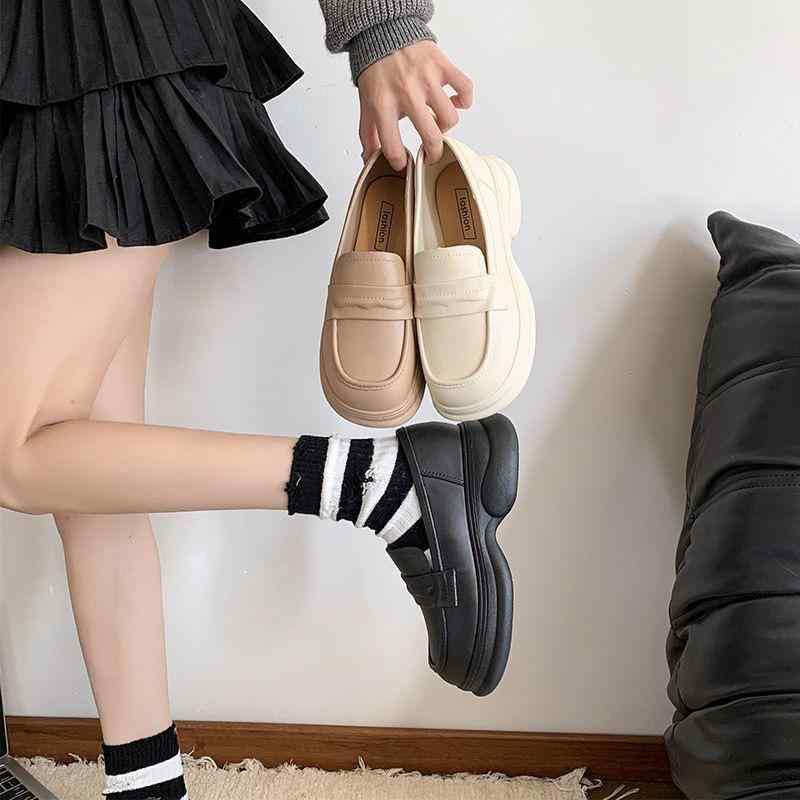 ローファー レディース 厚底 フラットシューズ スリッポン ラウンドトゥ 無地 春夏 カジュアル かわいい 黒 白 茶色 PVC 普段使い デート