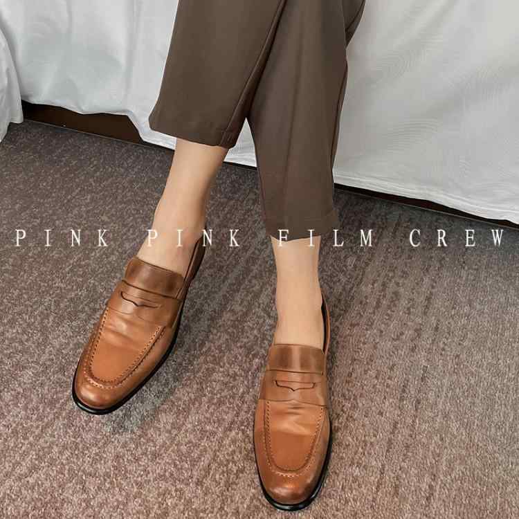 ローファー レディース 靴 春秋冬 革 羊革 フラットシューズ スリッポン ぺたんこ靴 ブラウン ブラック 黒 歩きやすい 履きやすい 疲れにくい 婦人靴 ラウンドトゥ カジュアル 复古