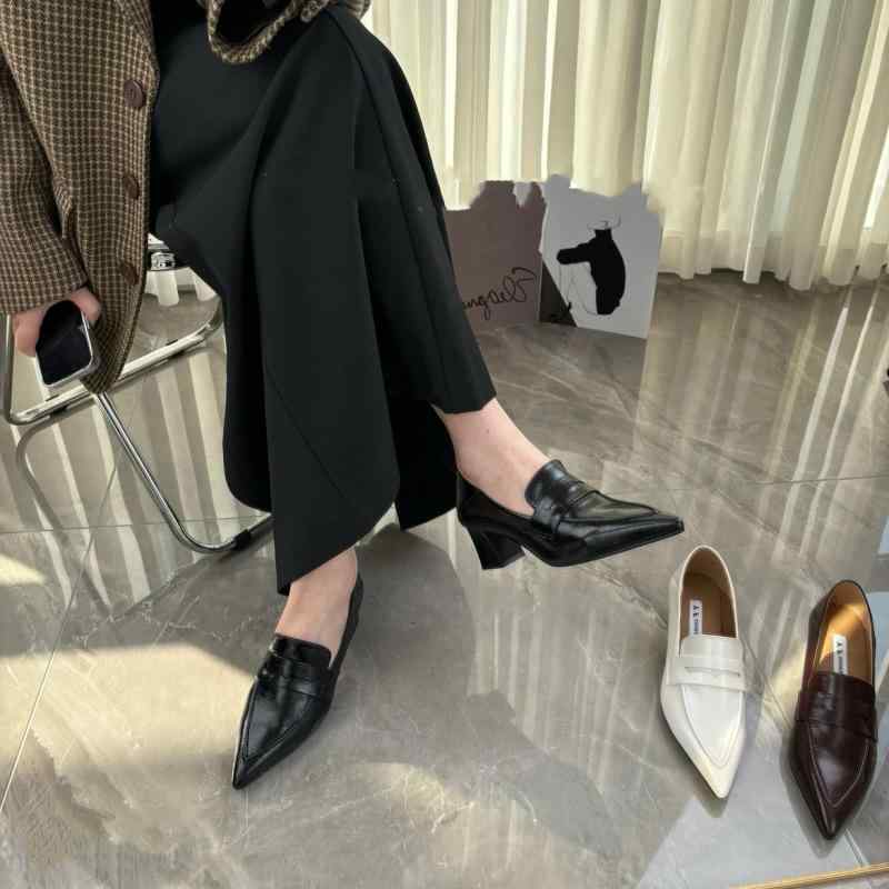 靴 レディース レトロ ローファー 春秋 スリッポン ポインテッドトゥ 太ヒール チャンキーヒール PUレザー 合成皮革 55cmヒール 3cmヒール 黒 ブラック 茶色 ブラウン アイボリー 普段使い