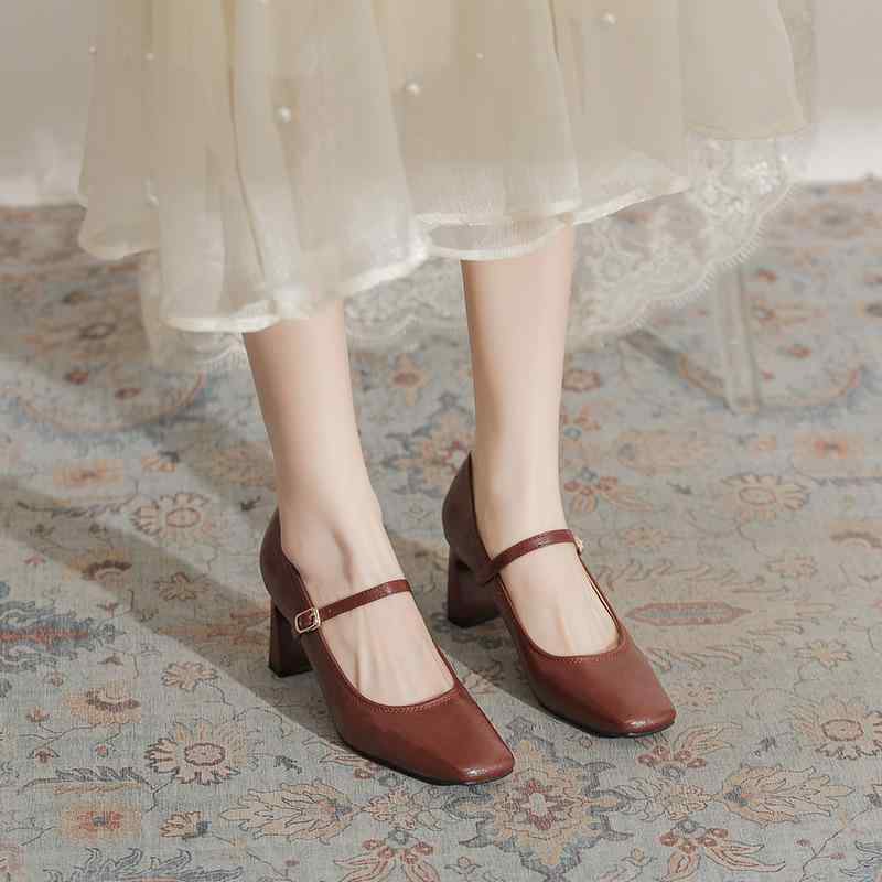 パンプス レディース マリージェーン スクエアトゥ ハイヒール 太ヒール ストラップ 繊維 7cm 5cm 痛くなりにくい 歩きやすい 黒 ブラック 赤 レッド ブラウン 春夏 秋冬 シンプル 普段使い