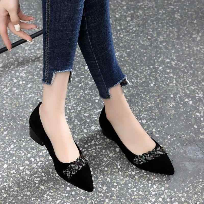 パンプス レディース 婦人靴 ポインテッドトゥ ラインストーン スエード調 ローヒール チャンキーヒール 仕事用 通勤 きれいめ かわいい 黒 ブラック 秋