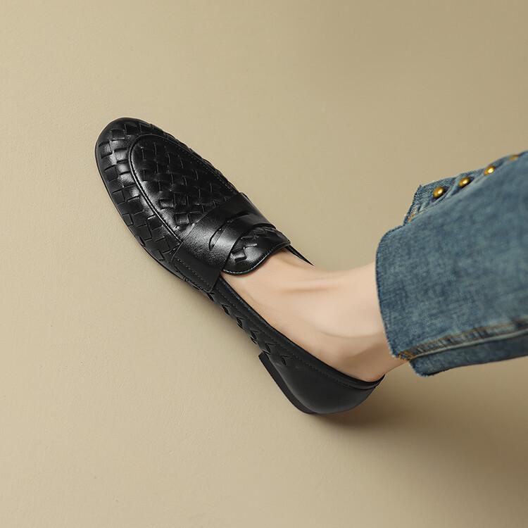 ローファー レディース 牛革 フラットシューズ レトロ スリッポン ラウンドトゥ 黒 茶色 春秋 シーズン 普段使い カジュアル