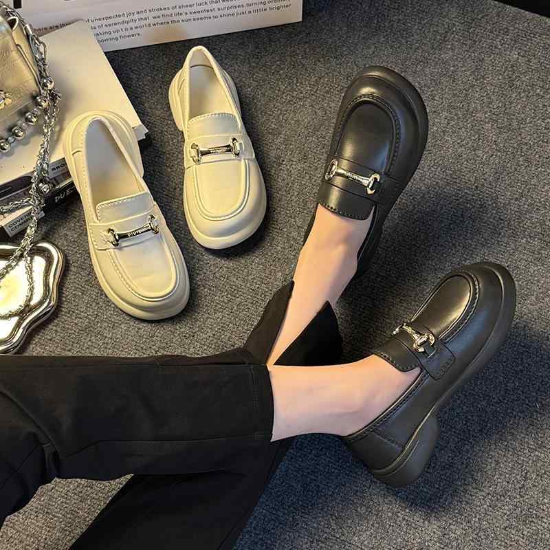 ローファー レディース 柔らかい底 おしゃれ かわいい 韓国 カジュアル ラウンドトゥ 太めヒール 仕事靴 春秋 白 黒 EVA