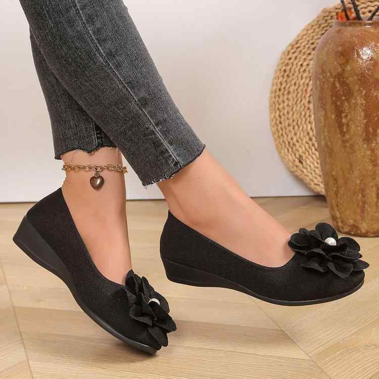 パンプス レディース 蝶 花柄 ローヒール ポインテッドトゥ フラット スリッポン 婦人靴 春夏 秋冬 黒 ブラック ベージュ