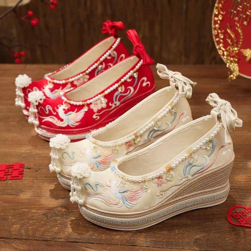 靴 レディース ウェディングシューズ 中華風 漢服 刺繍 花柄 傾斜付き 厚底 滑り止め ラウンドトゥ 赤 シャンパンカラー