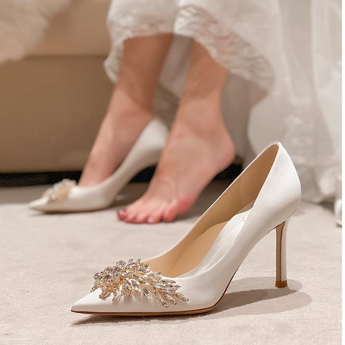 ウェディングシューズ レディース パンプス ハイヒール ポインテッドトゥ ラインストーン付き 結婚式 ..