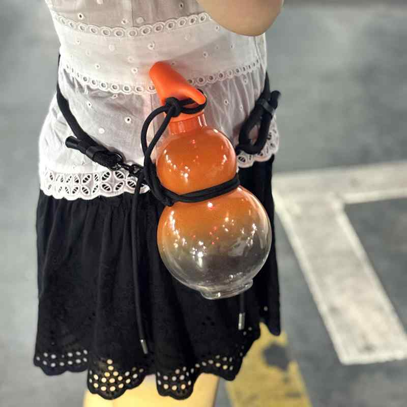 水筒 キッズ 子供用 スポーツ 直飲み 大容量 800ml アウトドア おしゃれ かわいい ストロー付き 2way 携帯ボトル グラデーション イエロー パープル グリーン レッド ブラック オレンジ ブルー