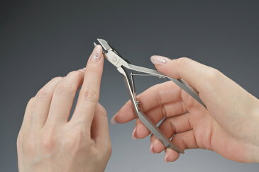 【NP-4010】マルト長谷川工作所NailNipper CRYSTAL ネイルニッパー クリスタルグッドデザイン賞受賞の究極の爪切り！爪やすり付き【頑張って送料無料！】