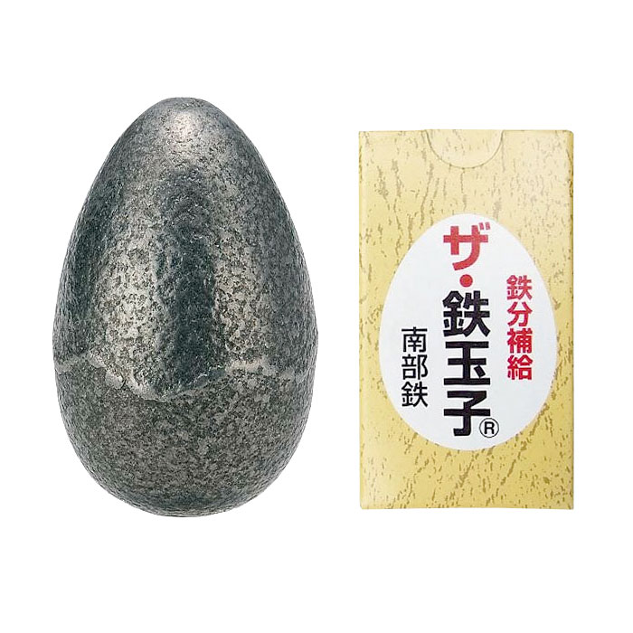 楽天村の鍛冶屋南部鉄器 ザ・鉄玉子！（tetsutamago）お湯を沸かす時に使うだけで、お湯をまろやかにし、お茶の味を引き立て、 継続的に使用すれば鉄分補給にも役立つ南部鉄器。