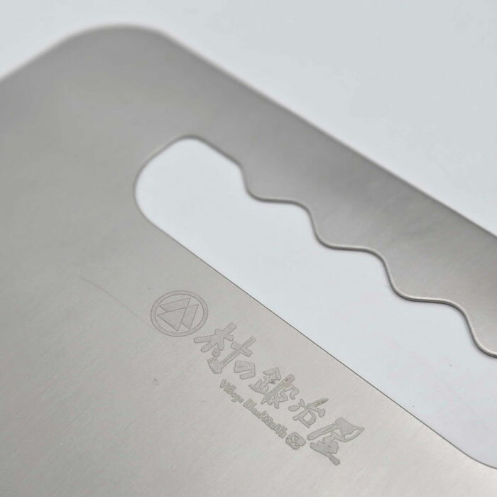 村の鍛冶屋純チタン まな板 Mサイズ 日本製純チタンは抗菌作用がありカビを防ぐ衛生的なまな板！（2枚目）