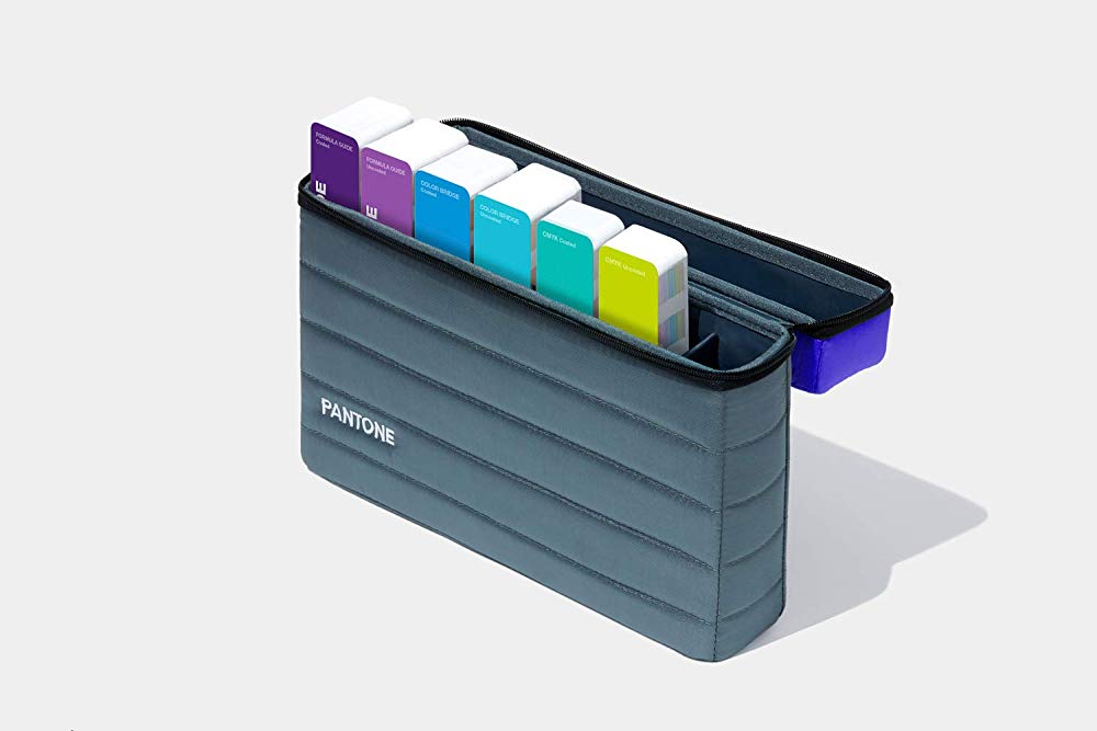 PANTONE(パントン)PLUS エッセンシャル GPG301A 2019版『パントン正規品、シリアル番号あり』