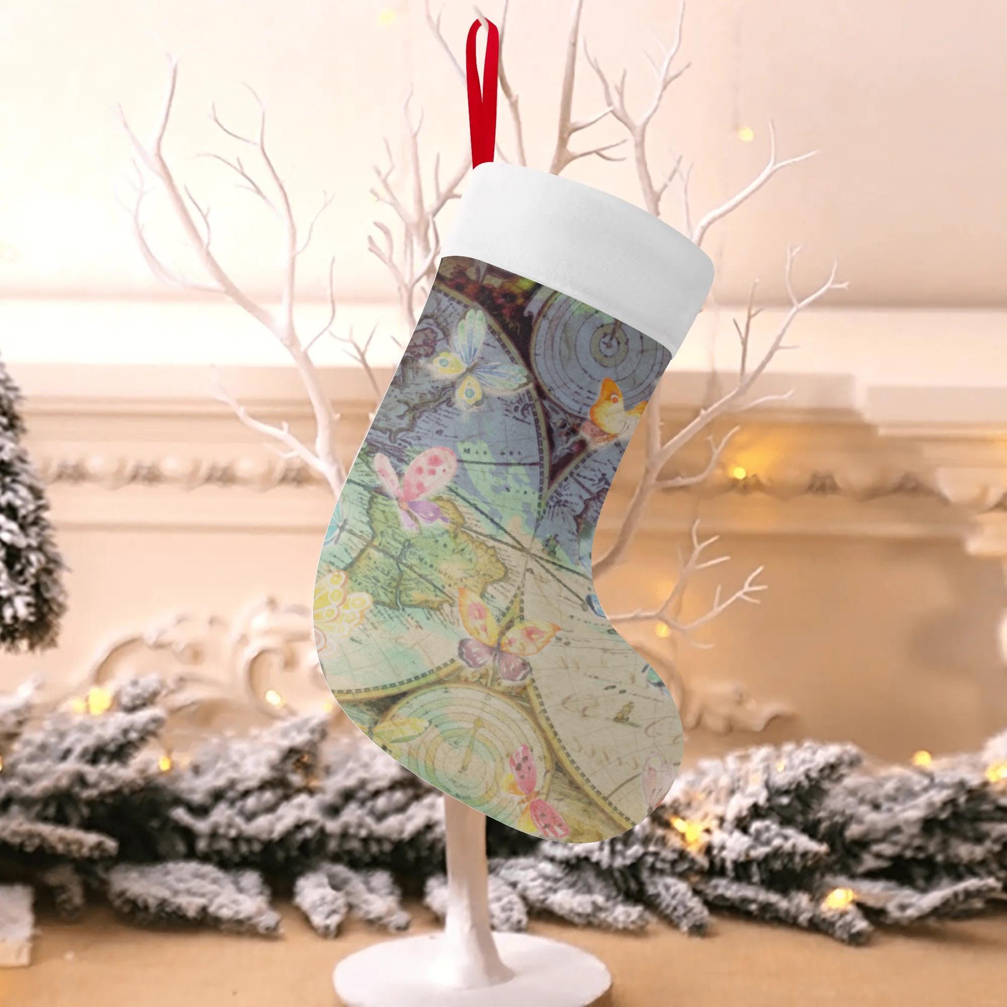 ※商品名：BONATHIA クリスマスソックス ミマキボクカ 旅する蝶々 商品説明 * 環境にやさしいポリエステル素材のキャンディーバッグ* 全面両面プリント可能なクリスマスソックス* 袖口はふんわり柔らかなフランネル素材* 袖口には吊り下げ用ストラップ付* ハロウィーン、クリスマス、正月の装飾におススメ* 手洗い、洗濯機で丸洗い可能 生産、配送期間 生産期間:3~5日EMS運送期間:生産終了後10~21日（新型コロナウイルス感染症拡大の影響により、お届け時期が大幅に遅くなる可能性があります） その他 ※完全受注生産のため発送までにお時間をいただいておりますがご了承ください。 ※アイテムの種類や素材によって仕上がりの色味に差異が生じる場合がありますのであらかじめご了承ください。 ※サイズは着用時の目安にご参考下さい。 ※入荷輸送時に、箱等に多少の汚れ・キズ・角凹みなどが発生する場合がございます。 ※上記ご了承の上、お買い求め下さい。