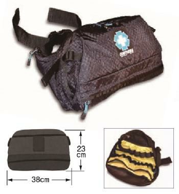 サイズ 23×38×12cm 重量 約410g 容量 約10L 素材 ナイロン カラー ブラック メーカー品番 CT0682スキーパトロール向け中容量のエイドベルト。ウエストベルトに補助ポケットがあり自己避難用具と医療用具などを分けて収納することを想定しています。本体底部と両側にジッパー付きポケットを装備。