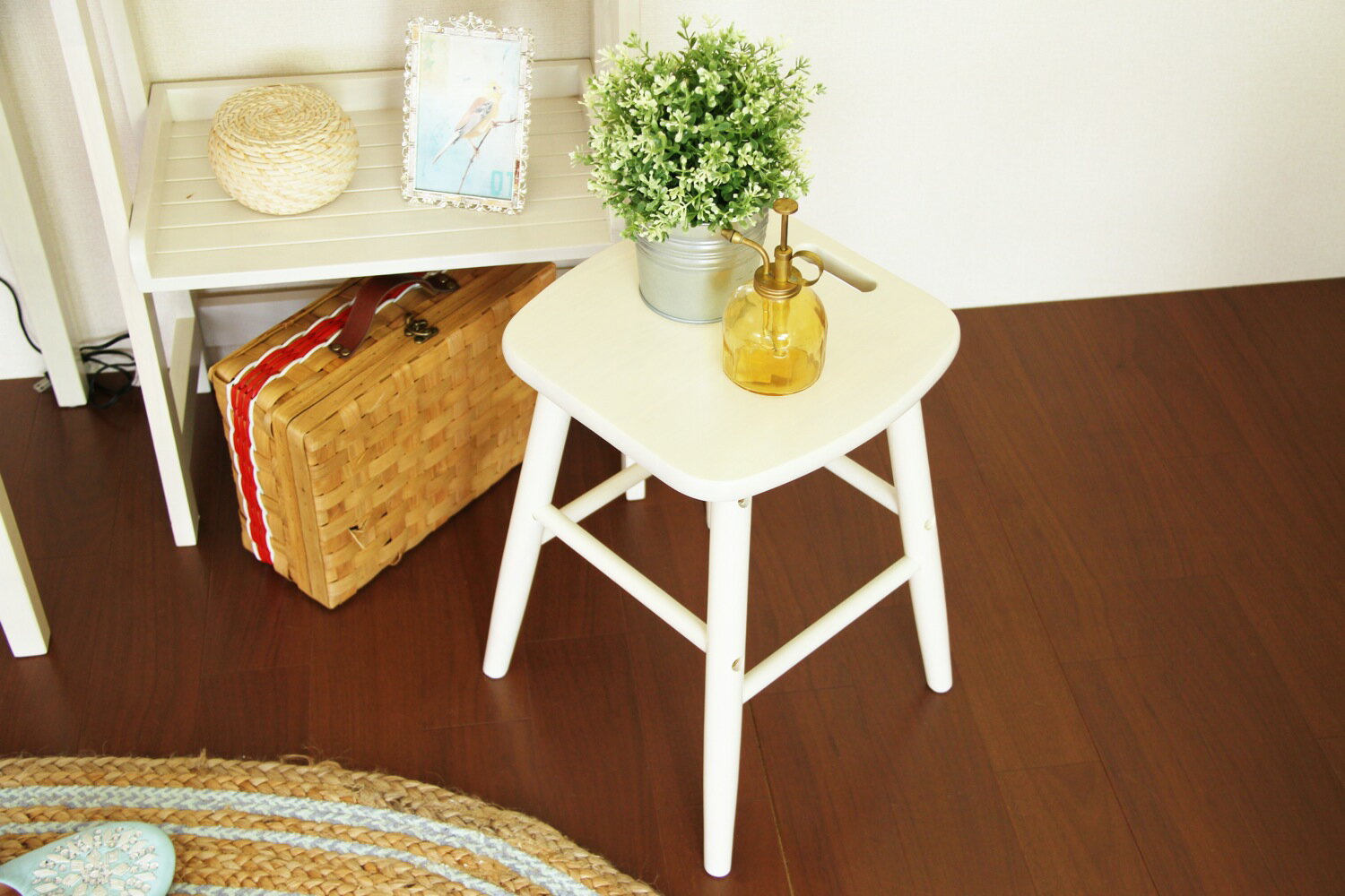 ロースツール 北欧 スツール 天然木 チェア ウッドチェア 椅子 いす おしゃれ ローチェア インテリア サイドテーブル 白 ホワイト 姫 ガーリー ine r...