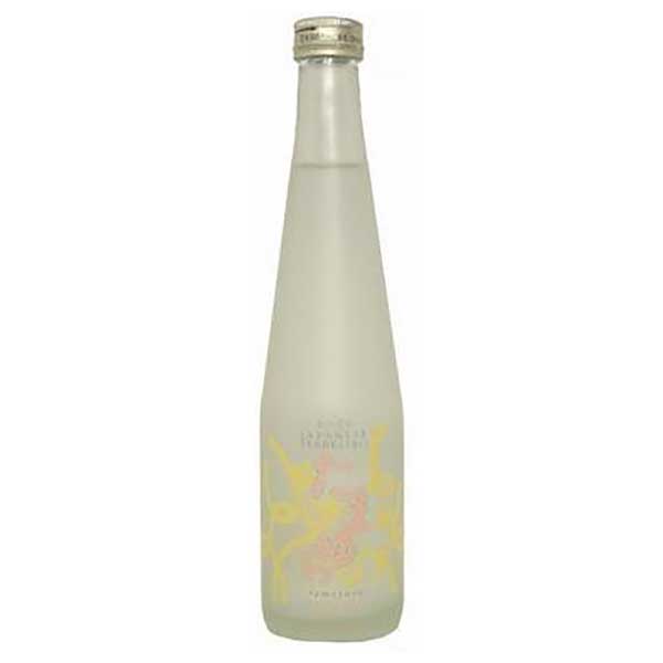 「菊秀 発泡性純米酒 たまゆら」は、長野県の橘倉酒造が手がける発泡タイプの純米酒です。シュワッとした発泡感と、米の旨みややさしい甘みが軽やかな泡とともに楽しめるのが特徴です。しっかり冷やして飲むことで、爽快な喉ごしがより一層引き立ちます。家庭でのお祝いの席や食前酒として、また飲食店でのウェルカムドリンク感覚でも楽しめ、前菜やフルーツなどとの相性もよい一本です。日本酒が苦手だった方や、いつもと違う爽やかな一杯を探している方に特におすすめです。長野の蔵元らしいユニークな発泡純米酒です。