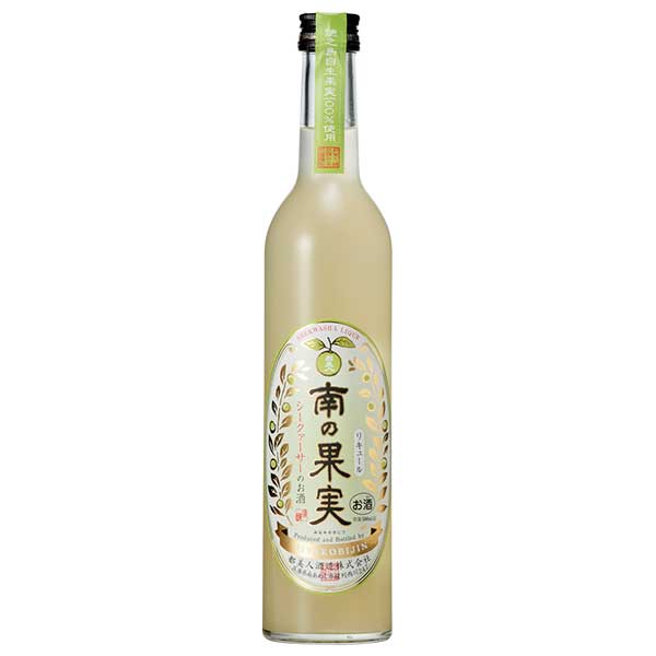 「都美人 南の果実」は、兵庫県の都美人酒造が手がけるフルーツリキュールです。「南の果実」という名が示す通り、南国系の果実の豊かな香りと甘みが溶け込んだ、飲みやすく爽やかな一本です。日本酒蔵ならではの丁寧な仕込みが果実の風味を引き出した、品質にこだわりの感じられるリキュールです。ロック・ソーダ割り・カクテルのアクセントなど幅広い飲み方で楽しめ、食前・食後・デザートタイムにもぴったりです。こんな方におすすめ：フルーティーで飲みやすいリキュールをお探しの方・兵庫の酒蔵が手がける個性的な一本を試したい方・南国フルーツの甘みを気軽に楽しみたい方にぴったりです。