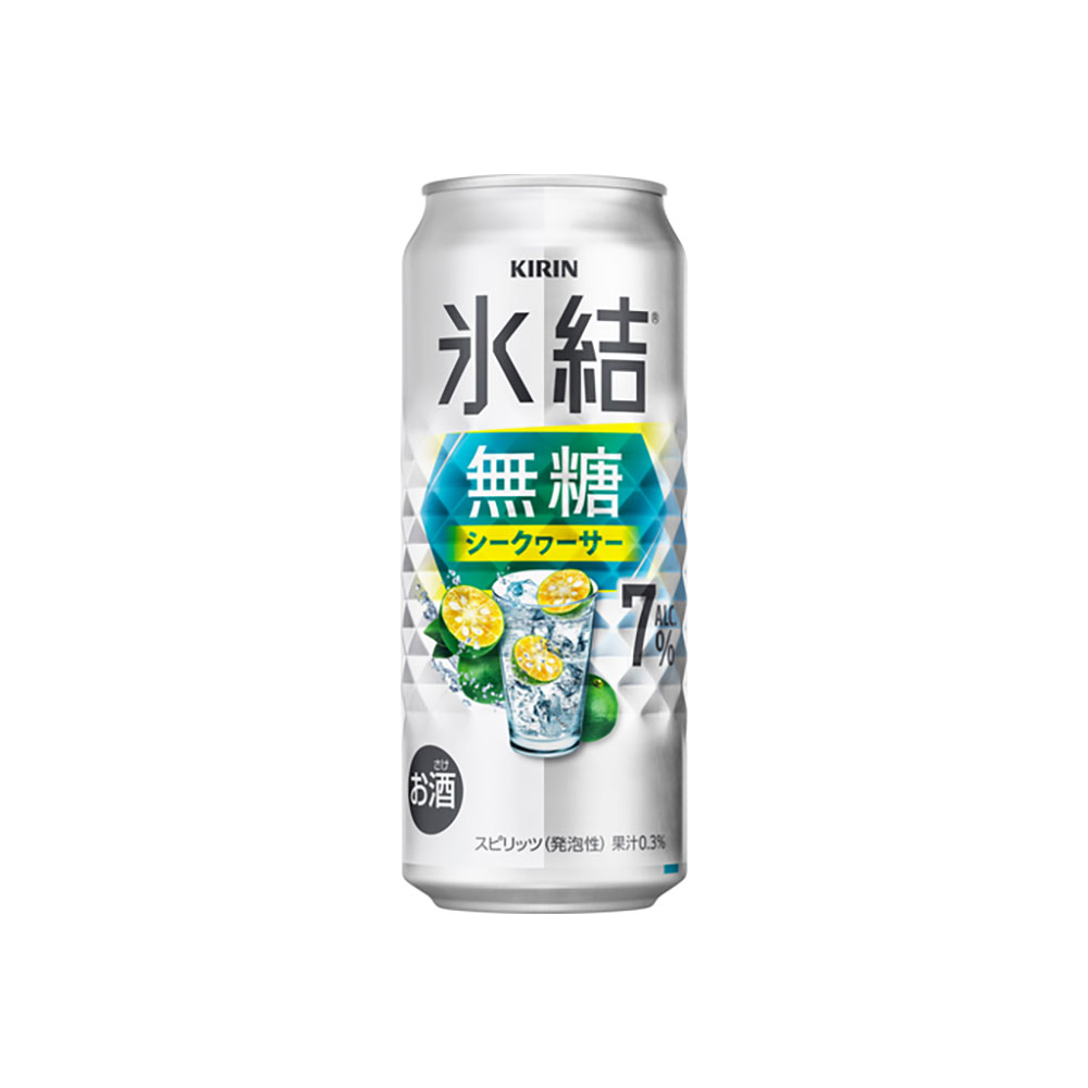アルコール度数7度のチューハイです。沖縄などで親しまれるシークヮーサーならではの独特の酸味と爽やかな香りが特徴で、糖類不使用によるすっきりとした辛口の飲み口が後味を引き締めます。度数がしっかりあるため、飲み応えを求める方にも満足感のある一本です。和食・沖縄料理・魚介系のおつまみとの相性が良く、食中酒として食卓を彩ります。家飲みでの夕食時や、仕事終わりのリフレッシュタイムにもぴったりです。こんな方におすすめ：個性的な柑橘フレーバーを楽しみたい方、糖類ゼロでキレのあるチューハイを探している方、シークヮーサー特有の酸味と香りが好きな方にぜひ手に取っていただきたい、無糖辛口チューハイです。