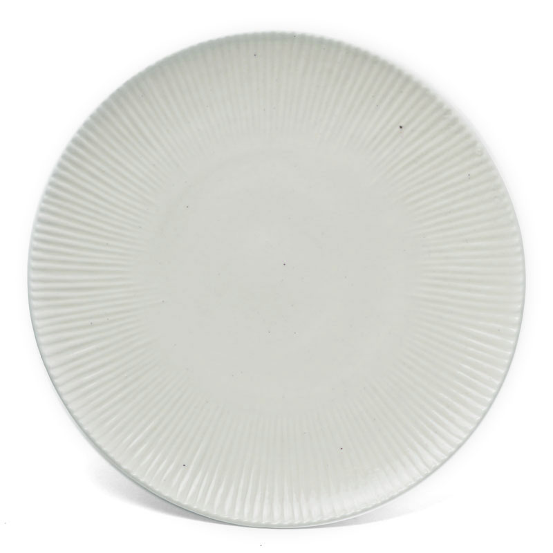 白磁：白磁しのぎ8寸皿・阿部春弥《大皿・24.5cm》