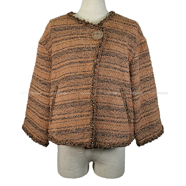 2018年 クルーズ CHANEL シャネル ケープ ポンチョ ツイード 陶器 ココボタン ベージュ/黒/ゴールド コットン/シルク 42 P58083 ノーカラージャケット 新品同様【中古】(CHANEL Cape Poncho Tweed Pottery Coco button Beige Plainly colored jacket)