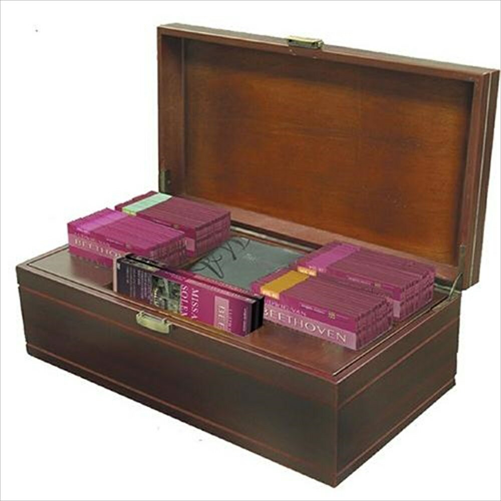 商品説明 収録曲 偉大な楽聖ベートーヴェンが、57年の生涯で残した全786作品を完全収録！ 高音質を保つため、1987年から2007年までに収録されたデジタル音源で収録しました。 交響曲第五番「運命」、ピアノソナタ第八番「悲愴」などの永久不滅の名曲も、 知る人ぞ知る商品化されたことがない未公開曲122曲を全て網羅。 87枚組という圧巻の大ボリュームに、3大特典付きで全てが木製ボックスに入ったスペシャルコレクション！ 演奏はベルリン国立管弦楽団、ドレスデン国立管弦楽団、 スヴャトスラフ・リヒテ（ピアノ）など多岐に渡ります。 曲目は交響曲、ピアノ協奏曲、歌劇、ピアノ・ソナタ、ヴァイオリン・ソナタ、チェロ・ソナタ、 ピアノ三重奏曲、弦楽三重奏曲、弦楽四重奏曲、ホルン・ソナタ、五重奏曲、六重奏曲、 カノン、25のスコットランドの歌、25のアイルランドの歌、12のイタリア語の重唱曲、 イタリアのアリアとジングシュピール・アリアなどベートーベン作曲の全作品を網羅しています。 特典-1 最新版ヘス目録292頁 ベートーヴェン研究第一人者ジェームズF・グリーン博士著、初の日本語版 特典-2 ロンドン交響楽団により録音された「交響曲第10番」CD 英国の著名なベートーヴェン研究家バリー・クーパー博士が、残された資料を基に未完の「交響曲第10番第1楽章」を復元した大変貴重な音源です。 特典-3 1) ドレスデン聖母教会の復興記念コンサートDVD ●演奏／ドレスデン国立管弦楽団●指揮／ファビオ・ルイジ●収録／2005年11月4-5日●収録時間／1時間26分58秒 2) 「交響曲第4番、第5番、第6番のライブ演奏」を収録したDVD2枚付き ●指揮／ミヒャエル・ギーレン●収録／1997年12月／2000年1月●収録時間／1時間54分 ＜仕様＞ 87CD+2枚組DVD 発売元：ミカサ通商 商品仕様 形式 CD87枚組+DVD2枚組 品番 KRO-2200 JAN 発売日 発売元 ※仕様・収録内容は告知なく変更になる場合がございます。 登録日 2024.07.26＜ 注 意 事 項 ＞ ◆おまけカレンダーに関する問合せ、クレーム等は一切受付けておりません。 絵柄はランダムとなります。絵柄の指定は出来かねます。 予めご了承ください。