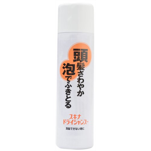 「スキナ ドライシャンプー 140g」は、水のいらない白い泡状の頭部清拭剤（せいしきざい）。入浴できないときなどに、適量を髪や地肌にのばし、拭きとるだけで頭部の汚れやにおいをさっぱりととり除きます。頭髪や頭皮に清涼感を与え、さわやかな使い心地です。入浴できないお年寄りや入院患者の方、寝たきりのご老人、かぜや生理などで入浴できないときの頭部清拭にお使いいただくと便利です。商品のお届けについて：こちらの商品は空輸禁止商品です。北海道ならびに沖縄への発送は、お届け予定日よりも遅れる場合がございます。使用上の注意●フタの中の説明書をよく読んでお使いください。●お肌に合わないときはご使用を中止してください。●傷やはれもの、湿疹等、異常のある部位にはお使いにならないでください。●目に入ったときは、直ちに洗い流してください。●乳幼児の手の届かない所に保管してください。*暖房器具(ファンヒーター等)の周囲は温度が上がり破裂する危険があるので置かないでください。*捨てる時には、火気のない戸外で噴射音が消えるまでボタンを押し、ガスを抜いてください。配合成分水、変性アルコール、LPG、ポリソルベート60、セタノール、ココイル加水分解コラーゲンTEA(ウシ)、チャ乾留液、香料火気と高温に注意高圧ガスを使用した可燃性の製品であり、危険なため、下記の注意を守ること。1.炎や火気の近くで使用しないこと。2.火気を使用している室内で大量に使用しないこと。3.高温にすると破裂の危険があるため、直射日光の当たる所やストーブ・ファンヒーターの近くなど温度が40度以上となる所に置かないこと。4.火の中に入れないこと。5.使いきって捨てること。高圧ガス：LPガスお問い合わせ先持田ヘルスケア株式会社0120-01-5050ブランド：スキナ発売元：持田ヘルスケア 内容量：140gJANコード：　4987767614601[スキナ]介護[ドライシャンプー(水のいらないシャンプー)]発売元、製造元、輸入元又は販売元：持田ヘルスケア広告文責：アットライフ株式会社TEL 050-3196-1510※商品パッケージは変更の場合あり。メーカー欠品または完売の際、キャンセルをお願いすることがあります。ご了承ください。