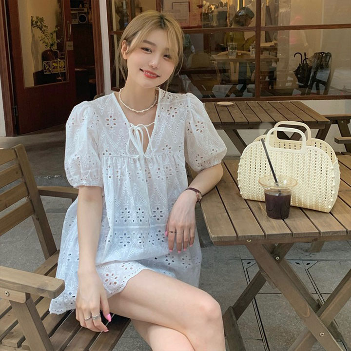 白 ホワイト おしゃれ スカラップ Tシャツ リボン レース 刺? パンチング Vネック 半袖 ブラウス シャツ カットソー トップス