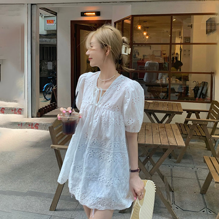 白 ホワイト おしゃれ スカラップ Tシャツ リボン レース 刺? パンチング Vネック 半袖 ブラウス シャツ カットソー トップス