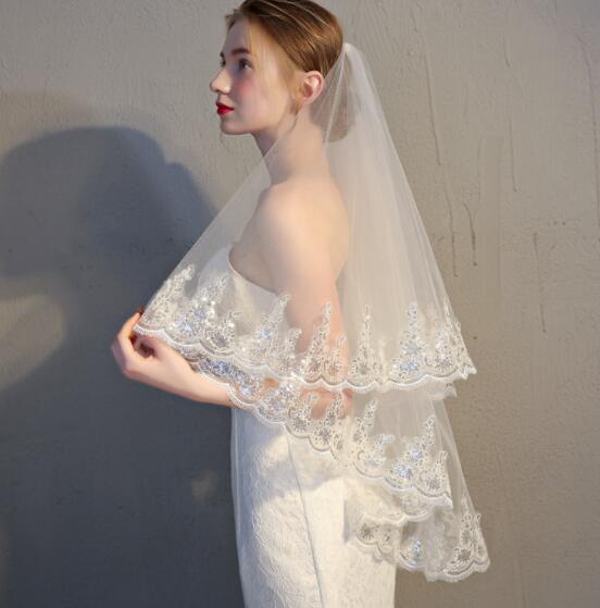 スマイルスマイルの二次会 結婚式 スパンコール縁取り きらきらの刺繍入り チュール＆レース二枚重ね ベール フォマール ミドル丈 ロング丈 150cm｜アングル2