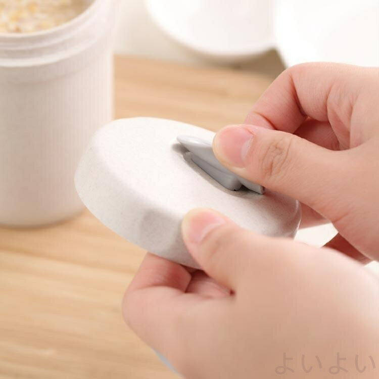 【送料無料】スープジャー フードポット 大容量 300ml 電子レンジ対応 フードジャー 弁当箱 軽い スープボトル 取っ手付き ランチポット コンパ スープボトル