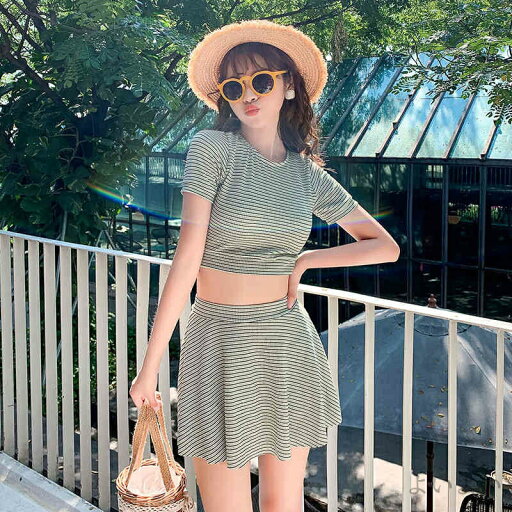【送料無料】リボン 洋服みたい 大人 可愛い ボーダー柄 セパレート 2点セット スカート トップス 半袖 体型カバー ビキニ レディース 水着 【送料無料】リボン 洋服みたい 大人 可愛い ボーダー柄 セパレート 2点セット スカート トップス 半袖 体型カバー ビキニ レディース 水着