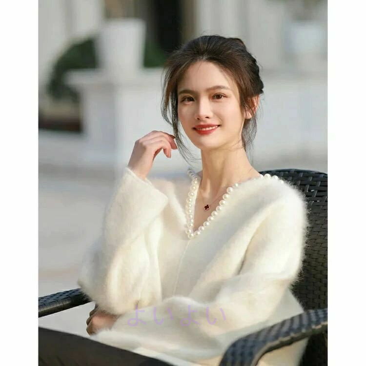 パール調 ニット セーター ニットス レディース 秋冬 長袖 ニットセーター プルオーバー Vネック 着痩せ 体型カバー エレガント おしゃれ フェミニン モコモコ ふんわり ビジュー 20代 30代 40代 S M L XL