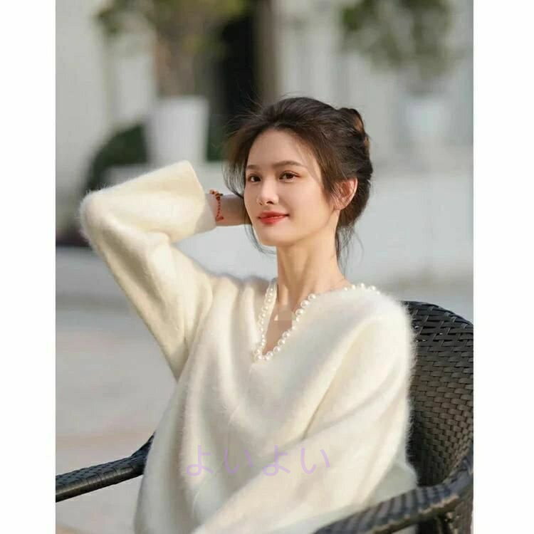 よいよいのパール調 ニット セーター ニットス レディース 秋冬 長袖 ニットセーター プルオーバー Vネック 着痩せ 体型カバー エレガント おしゃれ フェミニン モコモコ ふんわり ビジュー 20代 30代 40代 S M L XL｜アングル2