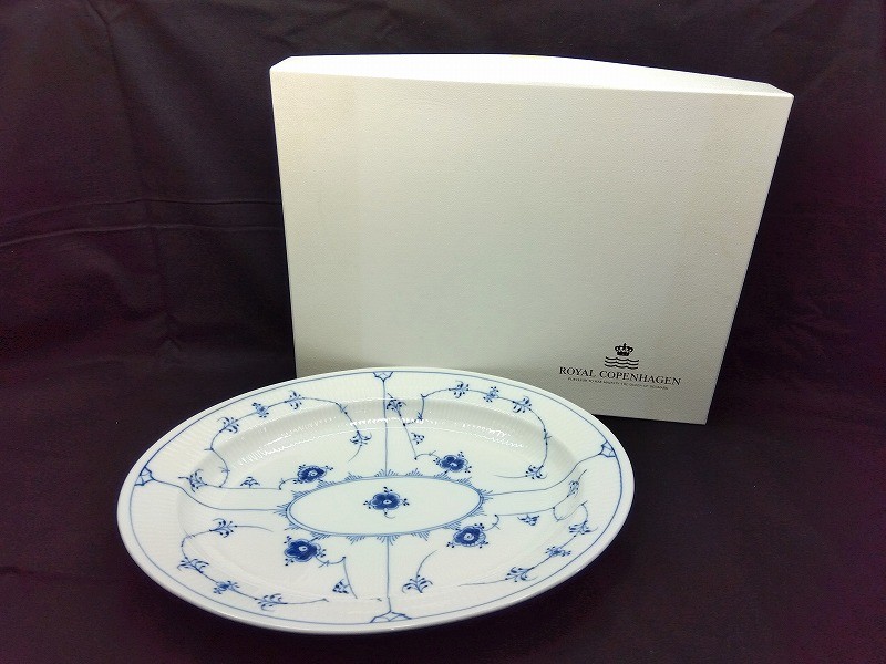 s25g-A877k【中古】ROYAL COPENHAGEN ロイヤルコペンハーゲン　ブルーフルーテッドプレイン　オーバル..