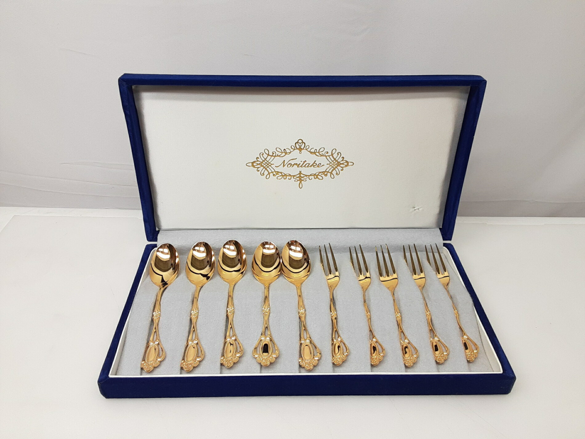 樂天商城 - 26k-044h【中古】Noritake　ノリタケ　クリスティーヌ　ゴールド　カトラリーセット【9800円以上で沖縄・離島などの一部地域も送料無料での発送となります。】
