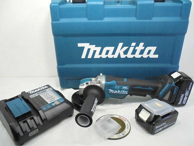 &nbsp; 商品説明 商品名 【中古】makita マキタ　100mm　充電式　ディスクグラインダ　18V 6.0Ah　GA420DRGX【9800円以上で沖縄・離島も送料無料】 コメント ケーズに若干の小傷や汚れあります。 本体、他には使用感少なく目だって大きなダメージはありません。 付属品は画像のものが全てになります。(画像参照） 動作、通電、充電の確認済みです。 出品時にバッテリー2つとも問題なく使用できていますが消耗具合等は保証対象外になります。 ※実店舗にて販売中の商品となりますので、画像にない汚れ等がある場合がございます。 ※カメラのフラッシュ等で色具合いが若干異なる場合がございます。 気になる点はお気軽にお問い合わせください。 仕様&nbsp; 研削砥石寸法 (外径×厚さ×内径)&nbsp;100×6×22.23mm 取付可能砥石厚さ:3.5~6mm 回転数&nbsp;8500min-1[回転/分] 電圧&nbsp;直流18V(リチウムイオンバッテリ) 本機寸法 (長さ×幅×高さ)&nbsp;376×117×147mm 質量 (バッテリ含む)&nbsp;2.5kg バッテリ　BL1860Bx2 充電器　DC18RF 詳しい仕様はメーカーHP等をご参照下さい。 状態 ランク ケースに若干のダメージあります。 本体、付属品は使用感少なく美品です。 注意 事項&nbsp; ご注文後のメールについて ご注文の際に迷惑メール防止機能、メールサーバーの受信制限等で当店からのメールが届かない場合がありますので、設定の解除をお願い致します。 尚、確認等で連絡をする際、メール及びお電話での連絡がつかない場合は、やむを得ずキャンセルさせて頂く場合もございますので予めご了承下さいませ※運送会社は発送サイズにより佐川急便に変更になる場合もございますのでご了承下さいませ。 当店ではお客様と気持ちの良いお取引を心がけております。 その為、注意事項をご確認の上ご購入くださいますようお願い致します。