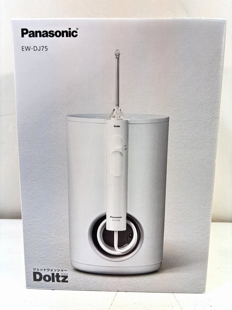 商品説明 商品名 【中古】【未使用】Panasonic Doltz　パナソニック　ドルツ　ジェットウォッシャー　口腔洗浄器　EW-DJ75-W【9800円以上で沖縄・離島などの一部地域も送料無料での発送となります。】 コメント コスメ　美容　オーラルケア　口腔洗浄機　口腔洗浄器　大容量 【仕様】 メーカー：パナソニック 型番：EW-DJ75- 製造年：2025年製 重量：約998g 【付属品】本体、超音波水流ノズル、ポイント磨きノズル、舌磨きノズル、ノズルスタンド、取扱説明書 商品の特長・仕様に関する詳細はメーカーホームページ等でご確認ください。&nbsp; ※中古・経年品であることをご了承のうえご検討下さい。 ※付属品は画像に写っているもので全てとなります。 ※実店舗にて販売中の商品となりますので、画像にないキズやスレ、汚れ等がある場合がございます。 ※カメラのフラッシュ等で色具合いが若干異なる場合がございます。 ★商品のお届けについて★※青森県からの発送となり、当日の発送は原則午前10：00までのご注文 とさせていただきます。 ※お届け日の指定は、ご注文やお支払い手続きをされた時間によりますが、関東地方でご注文日から中1日、北海道・関西地方以南で中2日～ でご指定ください。 ※リチウムイオンバッテリー内蔵商品は航空機による輸送ができず、航空機以外での輸送になるため、通常より 1日～4日程度配達が遅れる場合があります。 その他気になる点はお気軽にお問い合わせください。 サイズ 本体：約幅12.5/高さ30/奥行14cm（舌磨きノズル含む） 状態 ランク 中古・未使用品です。 注意 事項 ●当ショップの商品は、すべて実店舗にて一般のお客様よりお買取りした『中古品』です。 【未使用品】や【美品】だとしても、全て一度は人手に渡った『中古品』 であることを予めご了承ください。 ●ご購入いただいた商品に、商品ページに記載されていない不具合や不良があった場合は、商品到着後 7日以内 にご連絡いただければ返品をお受けしております。 返品の際は、返品希望のご連絡をいただいた日から3日以内にご返送をお願いいたします。 なお、返金対応以外の修理・交換などはできかねます。また、お客様ご自身で修理された際の修理費用や部品・付属品の購入費といった料金の保証もできません。 商品代金のご返金のみの対応とさせていただきますので、予めご了承ください。 ●上記返品対応期間を過ぎてご連絡いただいた場合は、理由の如何にかかわらず返品・返金対応はできません。 ●商品発送後は、商品不良以外での『サイズ違い』、『注文間違い』、『やっぱり不要になった』、『使いづらい』 というようなお客様都合でのキャンセル・返品は一切お受けしておりません。 商品内容・画像、ご注文内容をよくご確認ください。 当店ではお客様と気持ちの良いお取引を心がけております。 その為、以上の注意事項をご確認の上ご購入くださいますようお願い致します。※運送会社は発送サイズにより佐川急便、日本郵便に変更になる場合もございますのでご了承下さいませ。