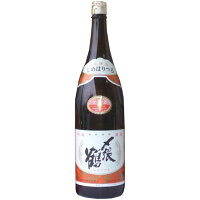 (新品商品です)〆張鶴 月 1800ml　〆張鶴 宮尾酒造 本醸造 宅配用の破損防止箱代は無料です。