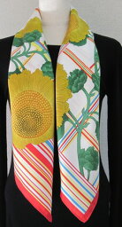 日本製シルク100%スカーフ職人技が光る逸品　横浜でプリントされたレディーススカーフ　元気が出る花ひまわり柄ホワイト/レッド