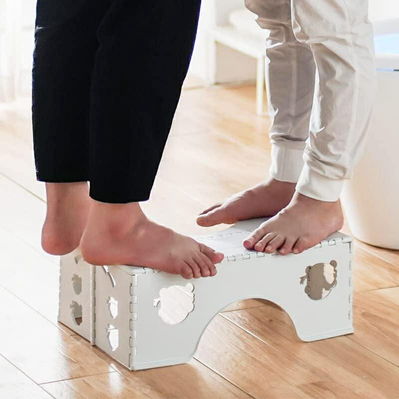 【20%OFFクーポン〜】折り畳み トイレ踏み台 足置き台 収納便利 補助踏み台 トイレスツール ステップスツール 補助便座 トイレなどに適用 滑り止め (ピンク)