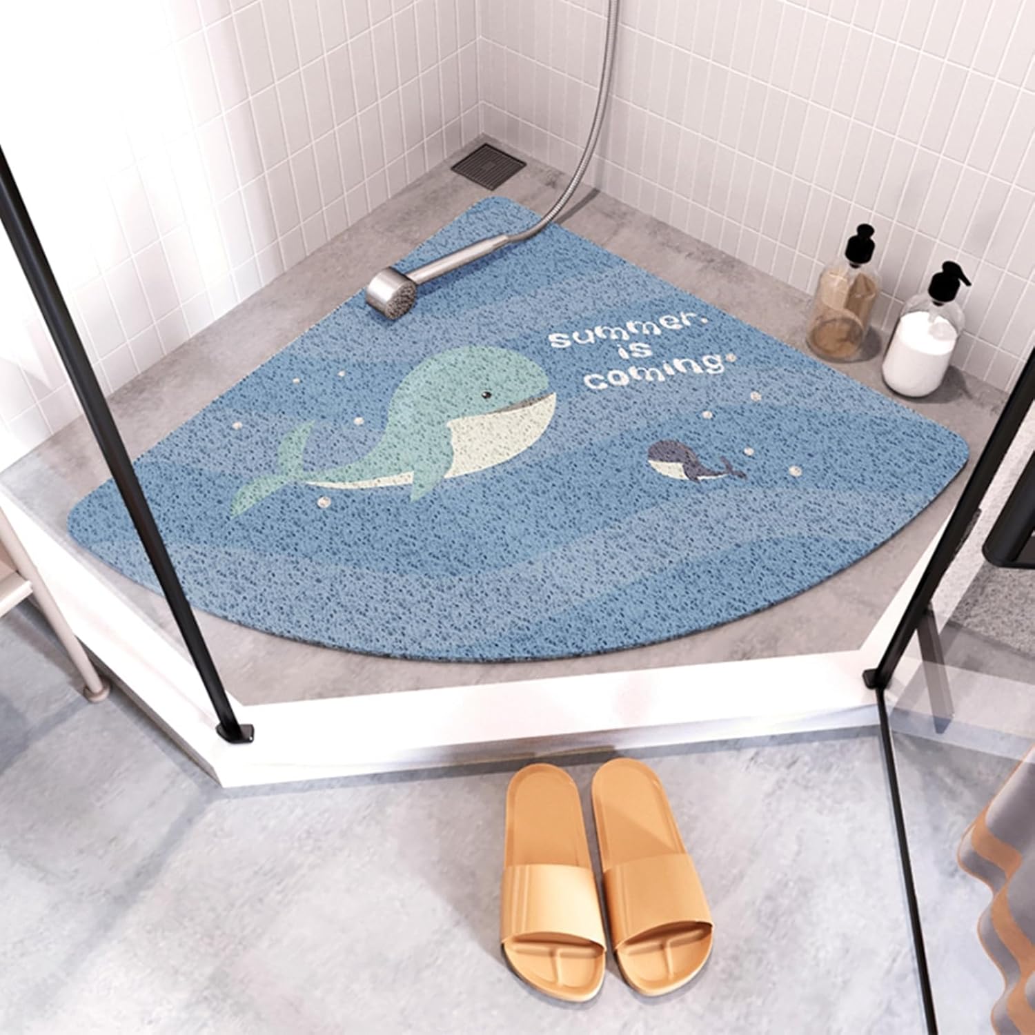 【20%OFFクーポン】三角浴室マット バスマット 花柄 ラグ 動物柄 洗えるラグ バス用品 お風呂用品 PVC ..