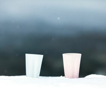【送料無料】雪桜 タンブラー 紅白 セット | グラス コップ 日本製 ペア ガラス 江戸硝子 食器 サクラサクグラス 酒器 お酒 焼酎 引き出物 サクラ 桜色 粉雪 結露 キッチン用品 キッチン 雑貨 桐箱 かわいい お祝い プレゼント デザイン おしゃれ ギフト