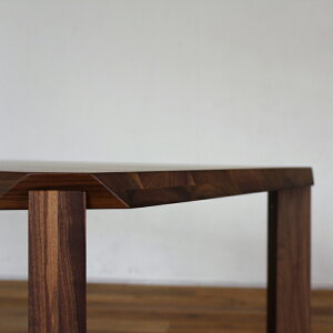 LIVWOOD商品名|アリエス2ダイニングテーブル180cmカラー|ブラウンウォールナットサイズ|幅1800奥行850高さ720mm生産国|国産日本製北欧スタイリッシュモダンオイルまたはエコウレタン塗装仕上げ本体価格/154,500円(税抜き)