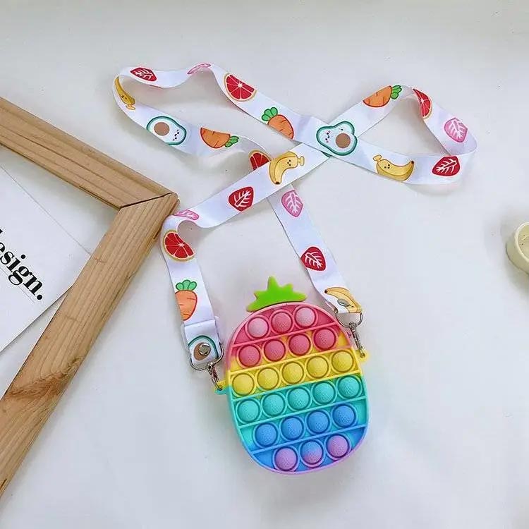 可愛い 子供用 ストレス解消 ショルダーバッグ スクイーズ玩具 肩掛け カラフル 可愛い 小物入れ バブル感覚 プッシュポップ シリコン 軽量 通園 通学 プレゼント 小銭入れ yorozuyahonntenn-10017635 ヨロズヤホンテン サンプル画像2