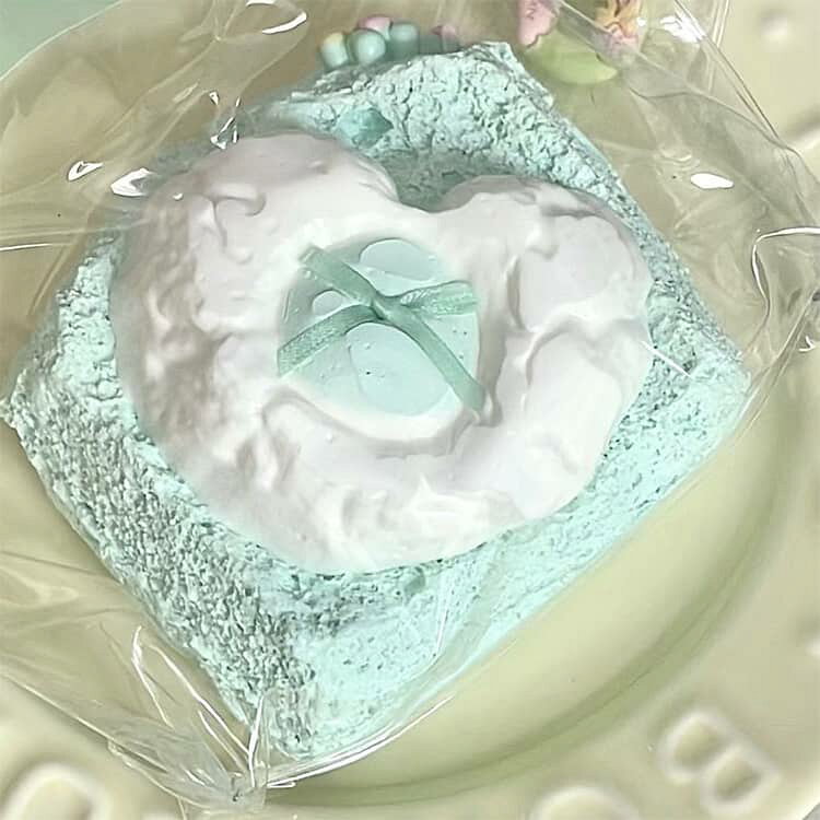 大きいパン スクイーズ パン型 ケーキ フード ジャンボスクイーズ バラエティー フワフワ スクイーズおもちゃ ぷにぷに 低反発 かわいい キッズ おもちゃ ままごと 面白い デザート ふわふわ かわいい プレゼント 女子 食べ物 デザート 食物おもちゃ yorozuyahonntenn-10024075 ヨロズヤホンテン サンプル画像3