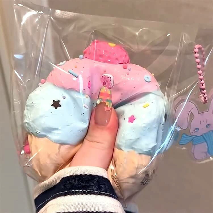 ケーキ パン型 スクイーズ玩具 おもちゃ ストレス解消 グッズ スクイーズ玩具 やわらかい スクイーズ玩具 Y2K 握って遊ぶ パン ケーキ ドーナツ デザート そっくり スクイーズ パン屋さん 食品サンプル 写真撮影道具 飾り パーティー 景品 大きいパン yorozuyahonntenn-10024143 ヨロズヤホンテン サンプル画像3