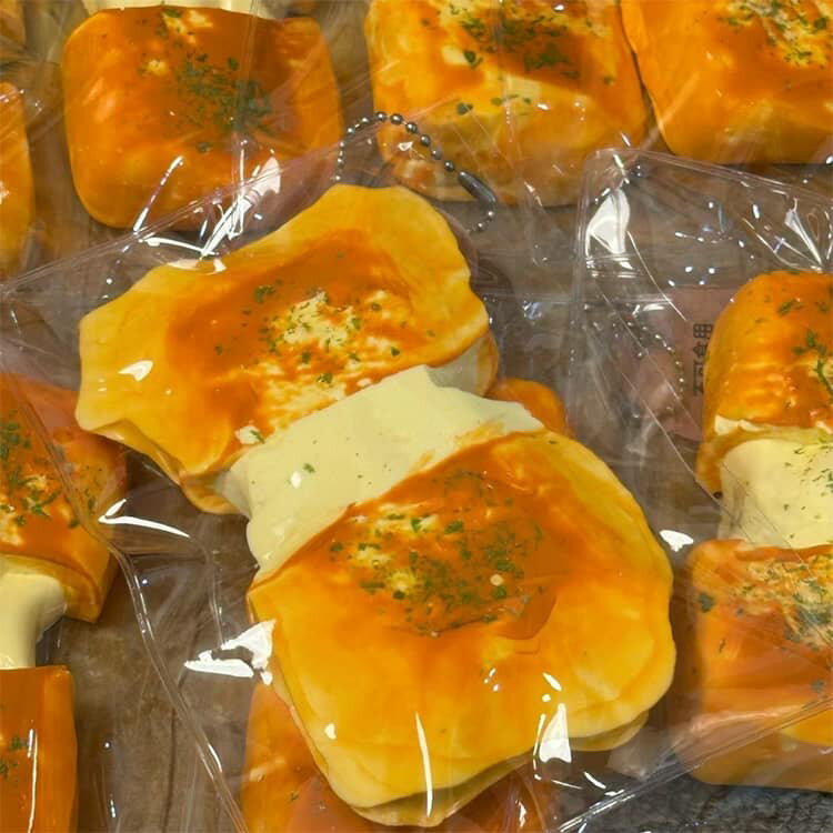 もちもちおもちゃ スクイーズケーキおもちゃ 水感スクイーズ めろジョイ スクイー...
