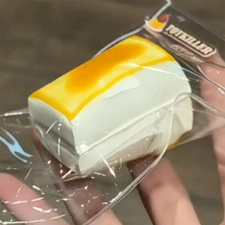 もちもちチーズ餅 スクイーズ おもちゃ 水感スクイーズ 伸縮性のあるスティッキーボールおもちゃ 面白い 弾力性が高く 袋に押し込んで ゆっくりと反発し パーティーの記念品やストレス解消のおもちゃとして最適で 子供も大人も大好きです yorozuyahonntenn-10024279 ヨロズヤホンテン サンプル画像3
