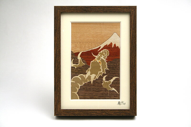 サイズ　198x148x28 mm 材質：木材 【備考】天然の素材を用いた手作り品のため、色・柄・大きさはホームページ上の写真や表記と異なる場合がございます。