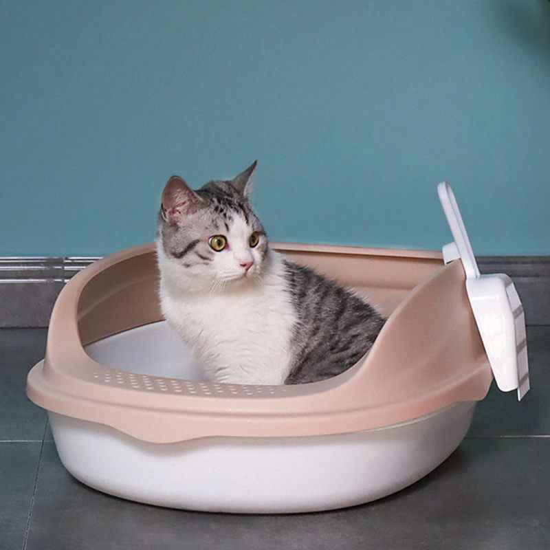 表地素材：プラスチック内部素材：プラスチックサイズ：38*31*13cm 45*37*16cm 52*43*18cm。身体の大きな猫ちゃんもすっぽり入るベーシックタイプの猫トイレ。大きめのサイズで、ネコちゃんにゆったり落ち着いた時間を与えられます。猫トイレ本体の上蓋は少なくとも1/3の高さを増やしました。猫ちゃんは壁に向かってスプレーする習性があるので、ガードが高いトイレはスプレー対策に効果的です。飛び散り防止カバーは外せるので、お手入れも隅々まで出来て清潔に使えるのが嬉しいですね。複雑な形ではないので、手軽にお手入れができるのが特徴です。洗った後は、完全に乾かしてからご利用下さい。砂が飛び散らないデザイン、猫ちゃんが思いっきり動いても大丈夫。蓋にはデコボコな砂落とし穴付き、砂が猫の足の裏に付着してトイレの外に持ち出すのを防止できます。部屋の清潔を保てます。半密閉型の猫用リトルボックスは、猫に十分なスペースを提供します。猫に人里離れたトイレを与え、ゴミの追跡を減らします。通気性、臭いものがすぐ発散できるため、いつも猫トイレの衛生を保てる。 愛しい子ねこに思いやり設計。インテリアに馴染むカラーで、猫と過ごすおしゃれ空間を演出。 シンプルなデザインで置き場所も選ばず愛猫も出入りしやすく使い勝手がとても良さそうです。周りが囲まれているので、落ち着いて排泄できます。 ニオわない、キレイ続く猫用のシステムトイレ 。普段は専用スコップを使ってウンチはそのまま、おしっこは固まったらすくって取り除けばおしまいです。ウンチをした場合は早く取り除いてください。 シンプルな構造で掃除がしやすい。滑らかな内壁、シンプルな構造、お手入れが簡単な子猫用トイレパンを備えた猫用トイレ。移動が簡単で、再利用可能です。 水でさっと洗えるので掃除が楽になり。いつでも清潔に使用できます。洗った後は、完全に乾かしてからご利用下さい。 暖房器具等のそばに置いたり、熱湯をかけたりしない。人やペットのやけど、火災、製品の変形等の恐れがある。 本製品は猫トイレ本体のみですので、事前にご了承ください。 ディスプレイとライトの効果によって、物品の実際の色は画像に表示されている色と少し異なる可能性があります。 手動測定のため、2~5 cmの測定偏差を許容してください。ご理解ありがとうございます！ 猫用ケージ トイレ付き 脱臭 大容量 大きめの粒 システムトイレ用 猫用けーじトイレ付き 猫用トイレ 黒 猫トイレくずれる砂用 猫用トイレ 猫用けーじトイレ付き 大きめ 猫用トイレ 完全密閉 猫 トイレ 大型猫用 屋根付き 猫 トイレ 大型猫用 フタ付き 猫 トイレ 大型 システム 猫 トイレ 大型 ドーム 猫 トイレ 大型 引き出し 猫 トイレ 大型 大きい 猫 トイレ 大型 蓋付き 小柄な猫用 本体 上から猫トイレ 子猫 トイレ おしゃれ 清潔 掃除しやすい 足に砂残らない 無害無臭 飛び散らない 掃除簡単 持ち運び便利 収納可能 旅行 お出かけ 防災 避難 猫用トイレ シート 猫用トイレ 普通トイレ兼用 猫用トイレ 砂飛び散らない 組み立てしやすい ステンレス 猫用トイレ スコップ 猫用トイレ 掃除 猫用トイレ 縦型 コンパクト 大きい猫用トイレ猫トイレ 猫用トイレシート 猫用トイレ本体 猫用トイレマット 猫用トイレ砂 猫用トイレ ドーム 猫用トイレ フルカバー 猫用トイレ カバー 猫用トイレ 猫用トイレ 猫用トイレ本体 掃除簡単 猫 トイレ 蓋付き 小型 猫 トイレ 蓋付き 折り畳み 猫 トイレ 持ち運び 猫トイレ スコップ 猫トイレ スコップ ケース付き 猫トイレ スコップ 大粒 猫トイレ砂 システムトイレ 猫 トイレ 大型 フード付き 猫 トイレ マット 飛び散り防止 猫 トイレ マット 消臭 猫 トイレ マット 防水 猫 トイレ マット 御洒落 猫 トイレ マット 使い捨て 猫 トイレ 蓋付き 大型 お出かけ用 猫トイレ ニャンとも清潔トイレ 脱臭 抗菌シート 猫用システムトイレシート システムトイレ用 猫 トイレ 小さめ 成猫用 猫用トイレ 小さめ 猫用トイレ システム 猫用トイレ カバー 猫 トイレ 自動清掃 猫 トイレ 自動 多頭 猫 トイレ 自動 小型 猫 トイレ 自動 小さい 猫 トイレ 自動洗浄 猫 トイレ 家具 猫 ゴミ箱 自動トイレ 猫 自動トイレ 多頭飼い 塵袋 大きい猫用トイレ 猫砂 自動トイレ用 猫用トイレ 完全密閉 猫用トイレ 可愛い 猫用トイレ本体 シンプルタイプ ライトベージュ 成猫用 上から猫トイレシステムタイプ 猫トイレ おしゃれ